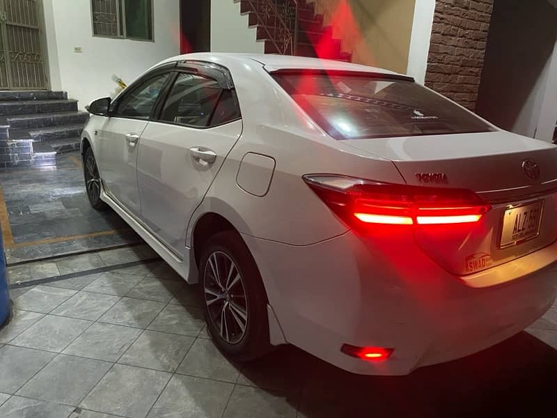 Toyota Corolla Altis 2018 4