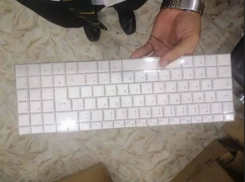 Apple slim keyboard original. . . Wired and wireless both available 2