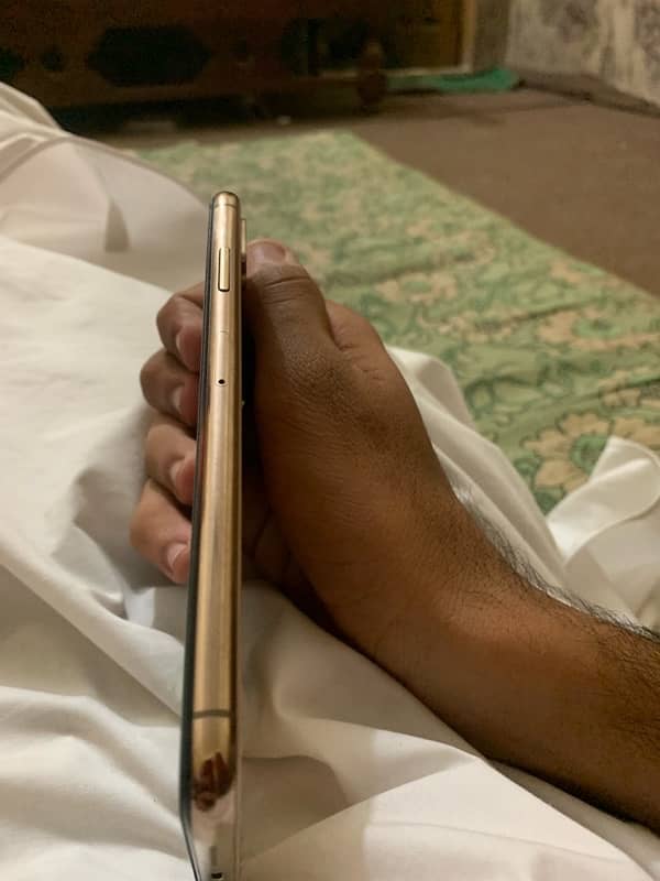 iPhone XS Max jv 64 gb 0