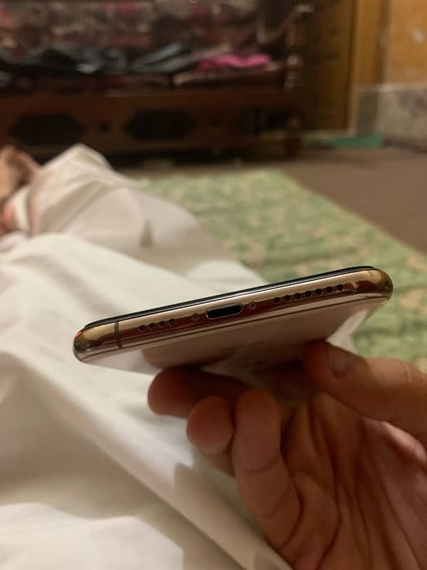 iPhone XS Max jv 64 gb 4