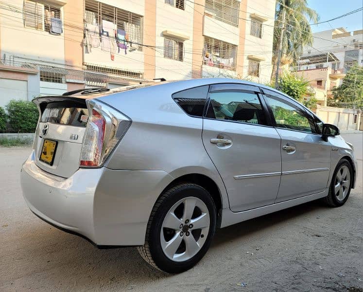 Toyota Prius 2013 5