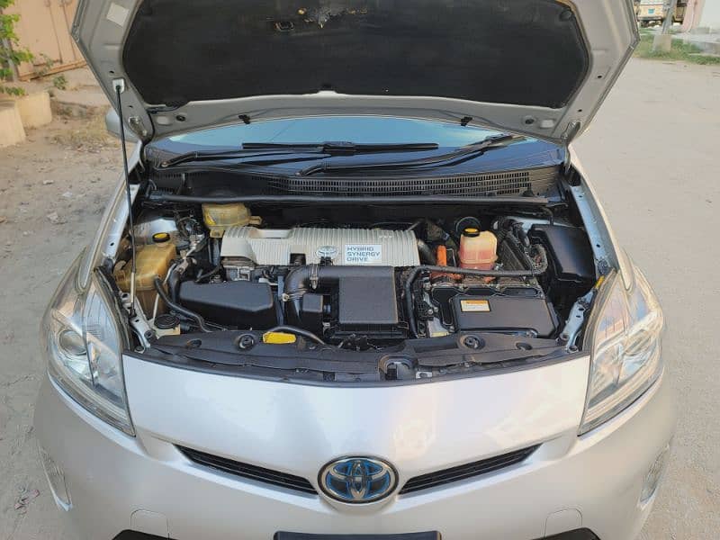 Toyota Prius 2013 9