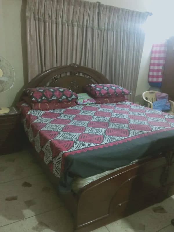 bed used but good in quality . 1