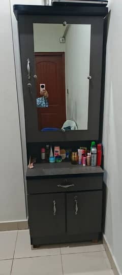 urgent sell dressing table/vanity