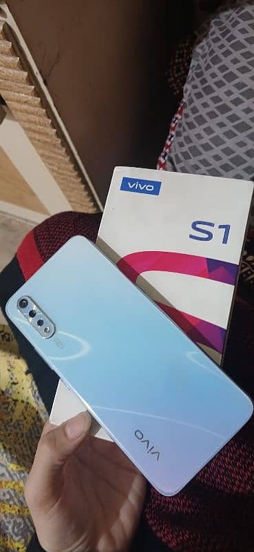 Vivo S1 4/128 with Box Genuine mobile Condition 10by10 Urgent sell 0