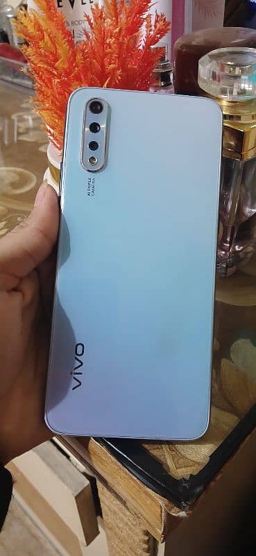 Vivo S1 4/128 with Box Genuine mobile Condition 10by10 Urgent sell 5