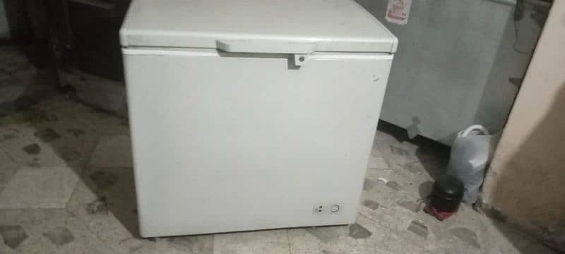 single door deep freezer 0