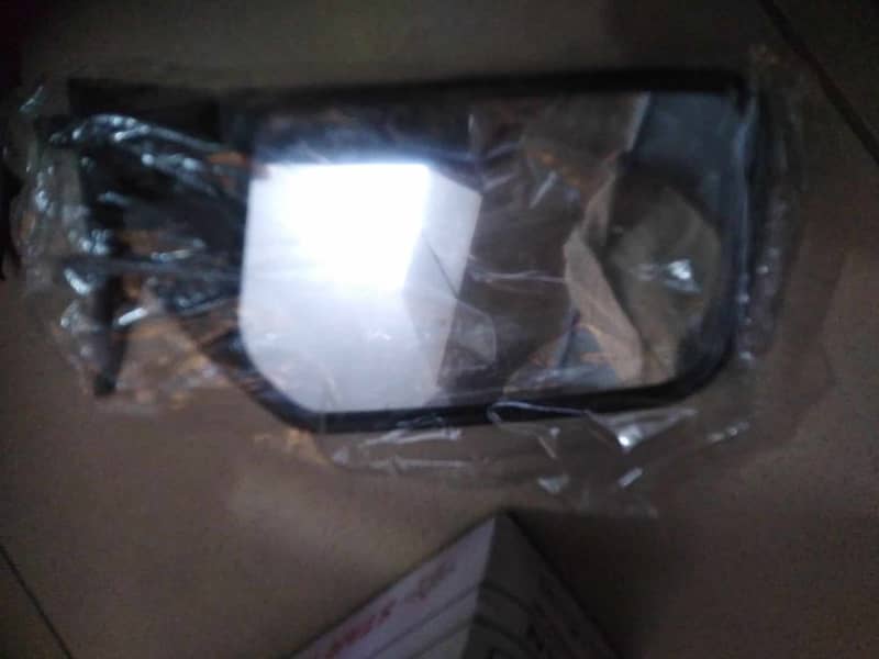 Mehran Left Side Mirror in Metal Base 3