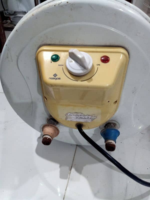 Electric Geyser Excellent condition for sale 5