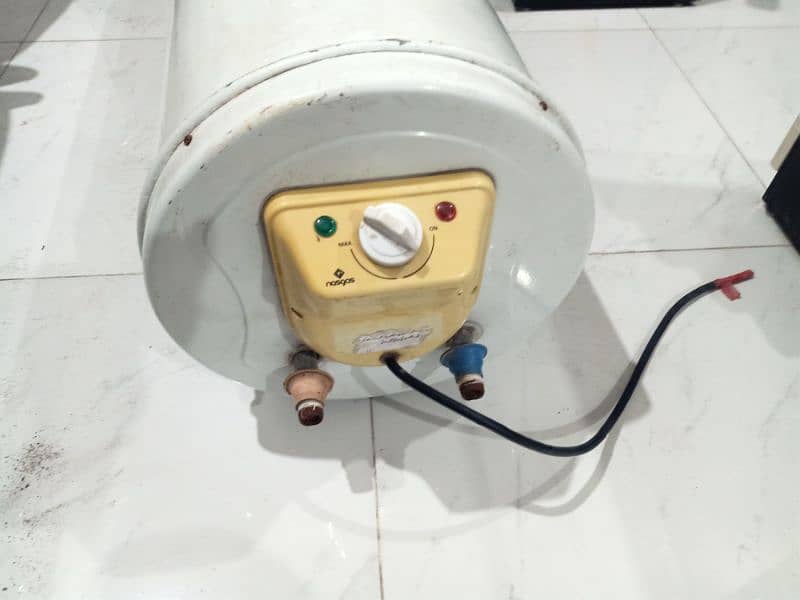 Electric Geyser Excellent condition for sale 6