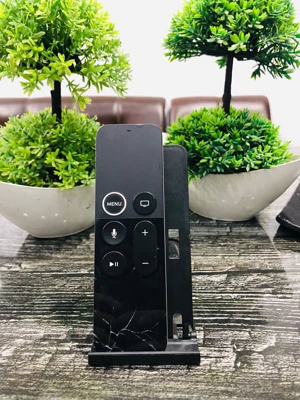 Apple TV remote 0