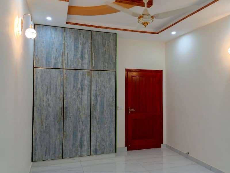 8 Marla House For sale In Eden Boulevard Housing Scheme Lahore 15