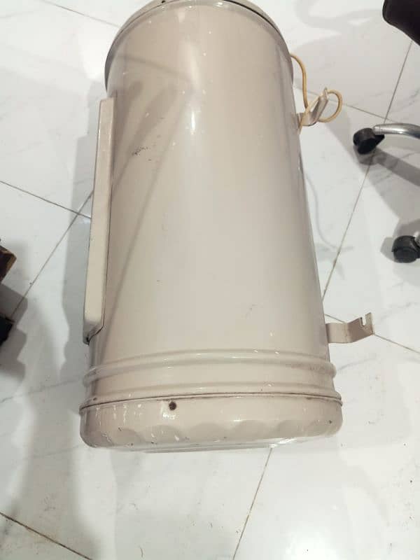 4 pieces Electric Geyser for sale Urgent 14