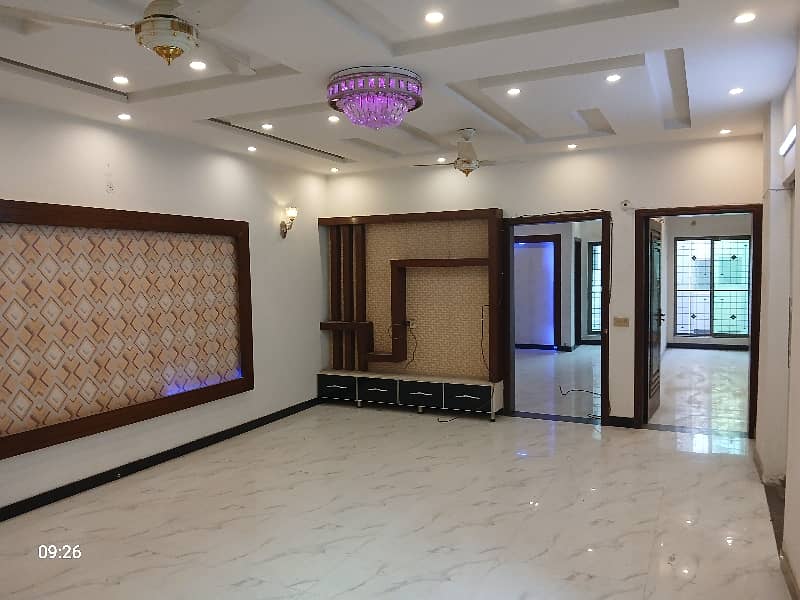 10 marla upper portion for rent in johar town 1