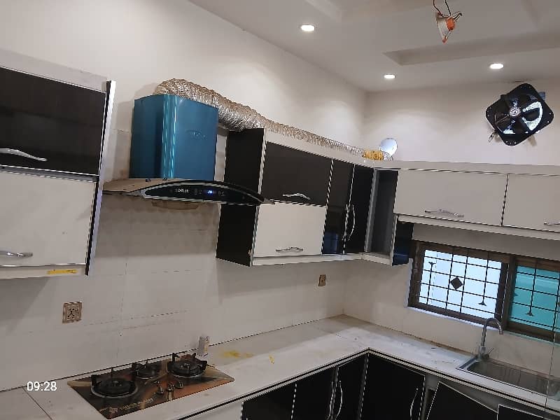 10 marla upper portion for rent in johar town 8