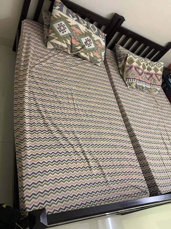 wooden single bed set in very good condition with mattress 2