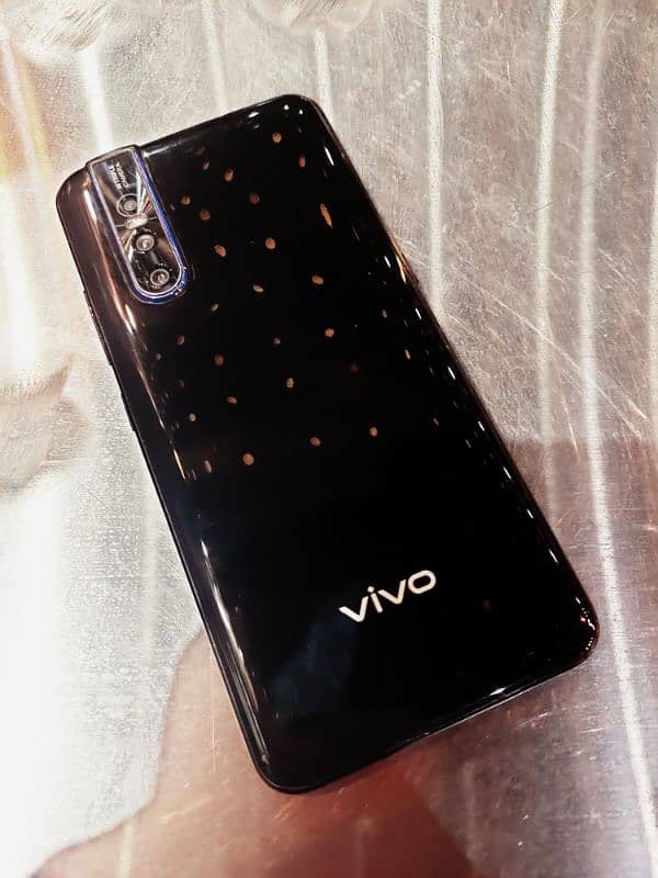 Vivo V15 Pro 0