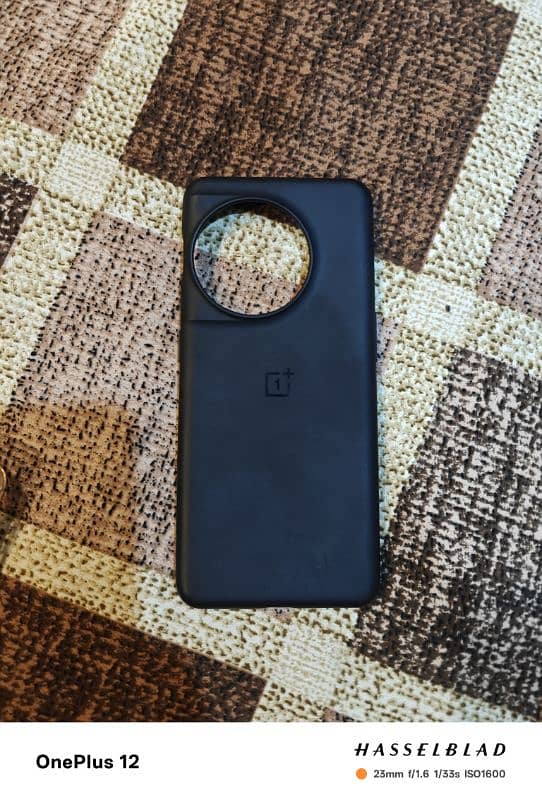 oneplus 11 case, original official case and bumper case 1