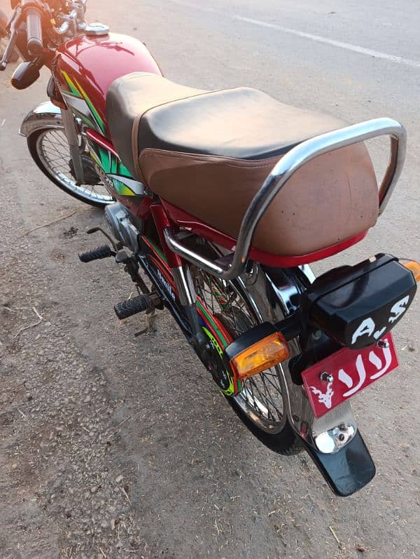 Honda CD 70 2022 saaf genuine condition urgent 8