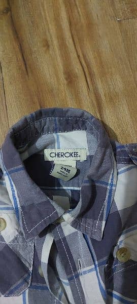 Preloved clothes. 4