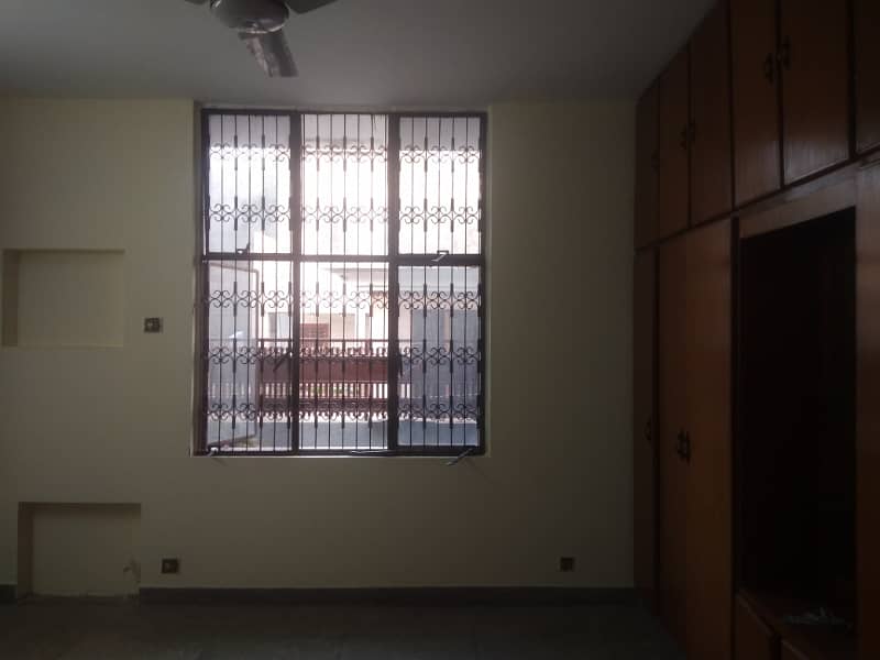 5 marla full house available for rent in super town main boulevard. 3