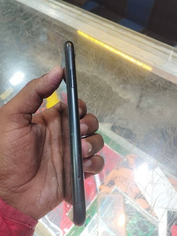 Ipone XR Colour Black storage 64 Baki All ok hai bus Waterpack nhi hai 4