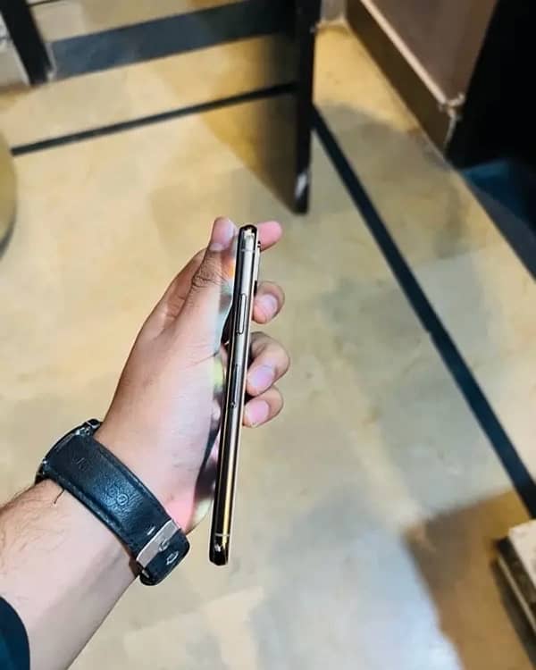 iphone xs pta Approved 1