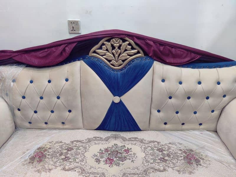 5 seater sofa new condition one year used just 1