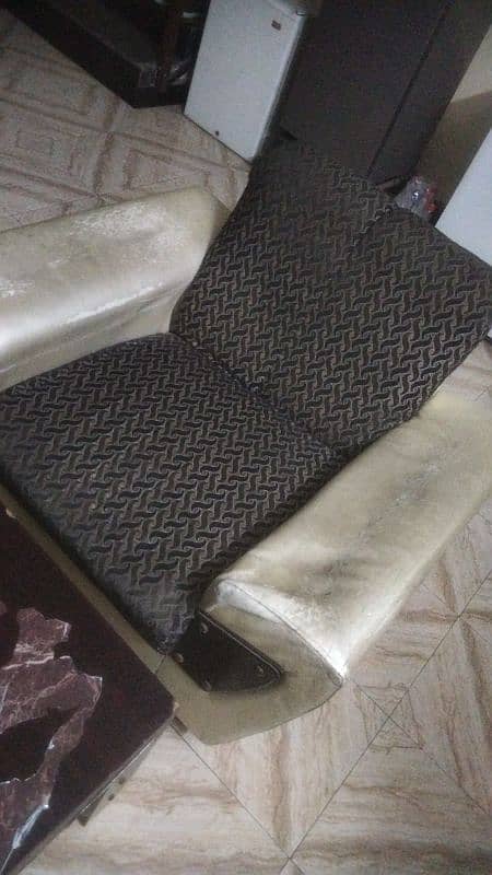 old sofa set in black colour 1