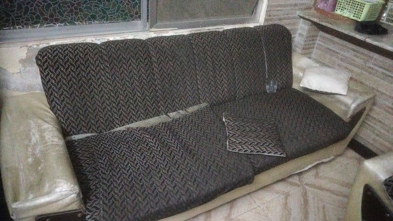 old sofa set in black colour 2