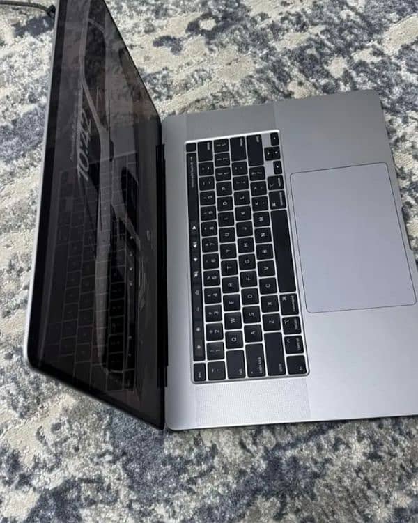 MacBook Pro (2014) 1