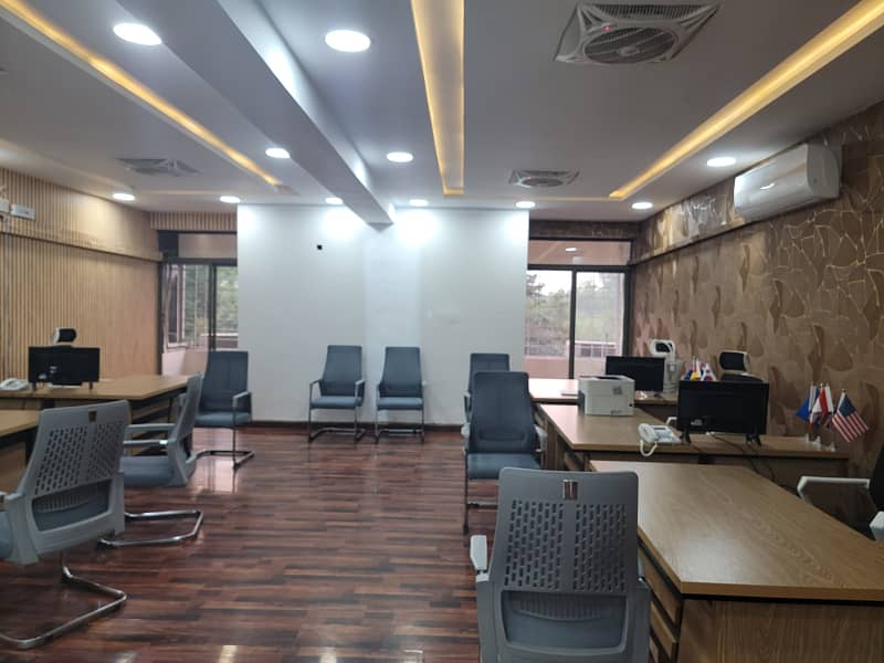 G/11 markaz new Plaza vip location 1st floor 858sq office available for rent real piks 0