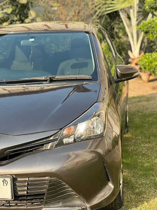 Toyota Vitz 2015 5