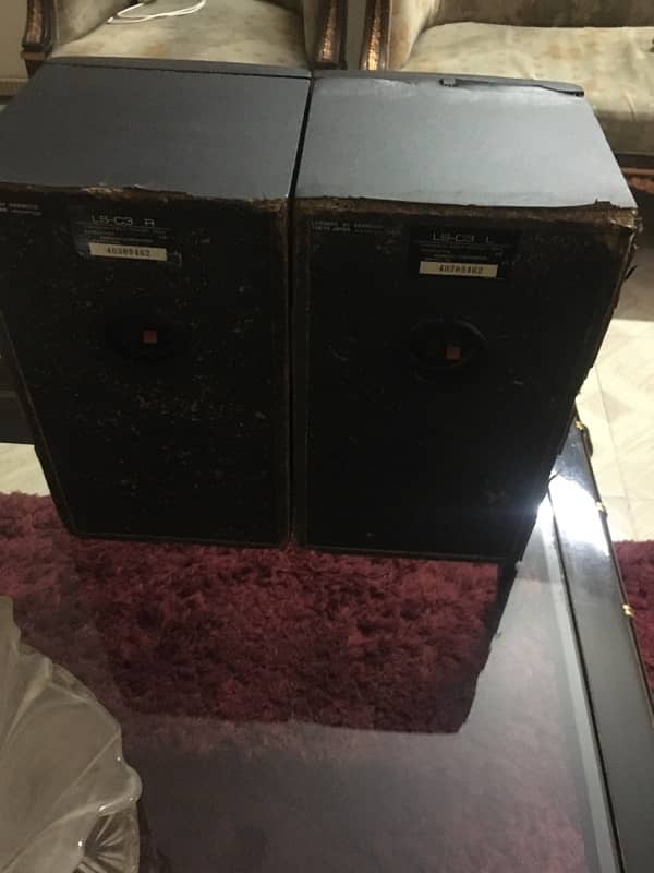 original kenwood speakers hain only parda change good bass 4