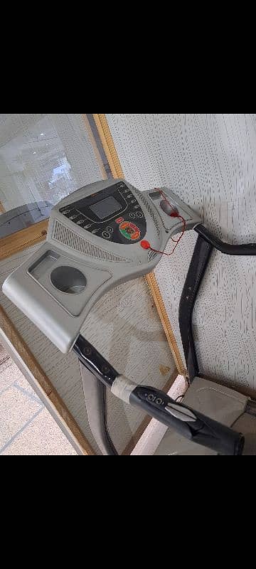 Yongyi Imported Treadmill 3 horse power very good condition 1