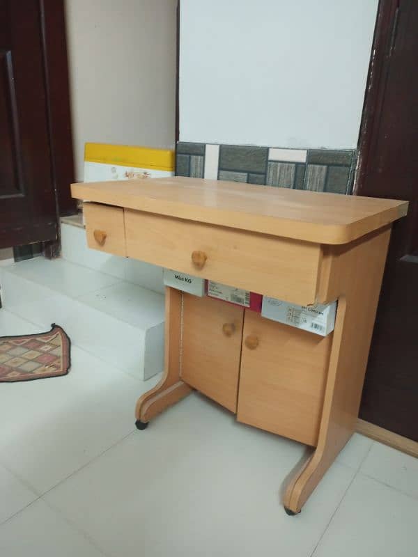 Silai machine table for sale 0