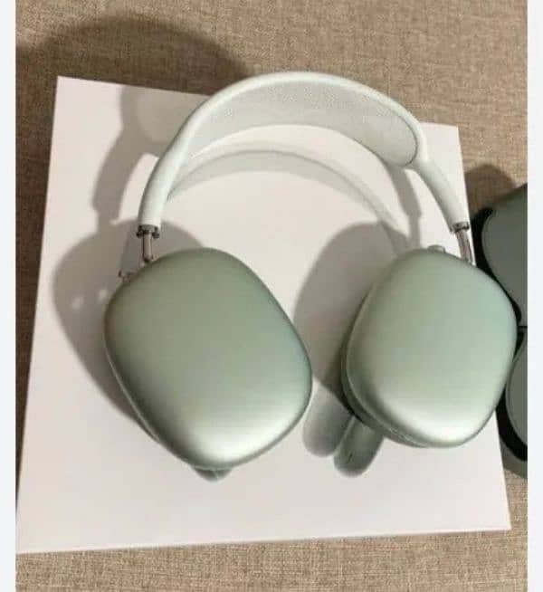 AirPods Max 0