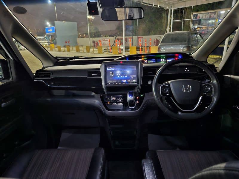 Honda Freed 2018 5