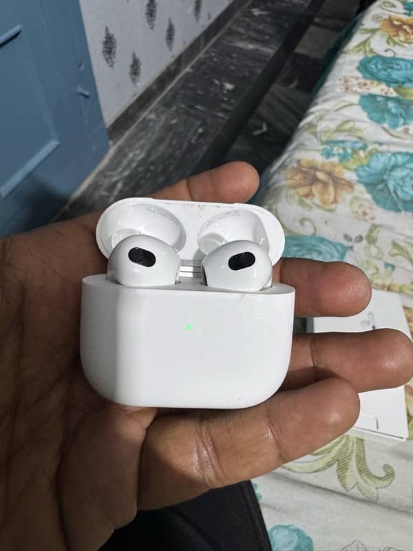 Apple  Airpods 3rd generation 1