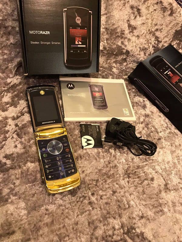 MOTOROLA V8 RAZR 1