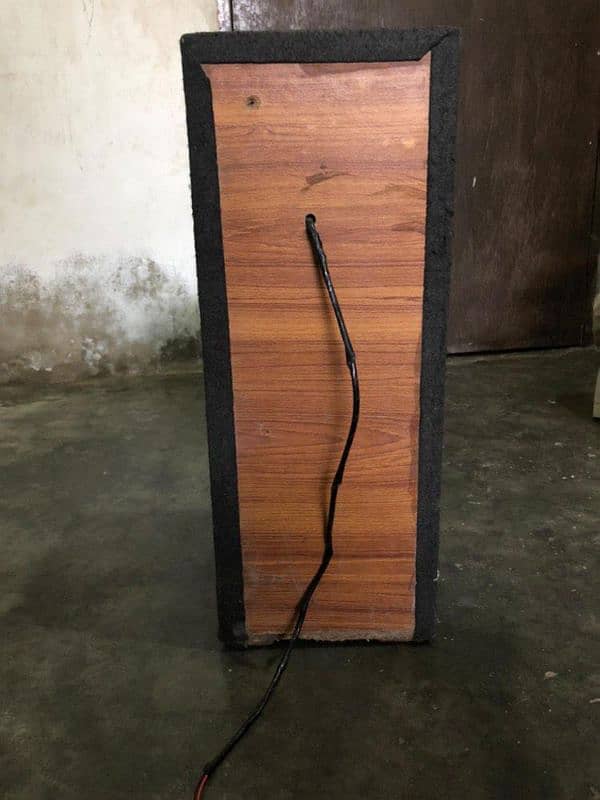 6 inch ky 2 subwoofer hai behtreen sound behtreen condition 2