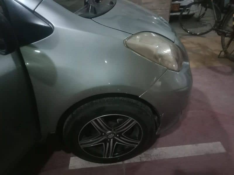 Toyota Vitz 2011 13