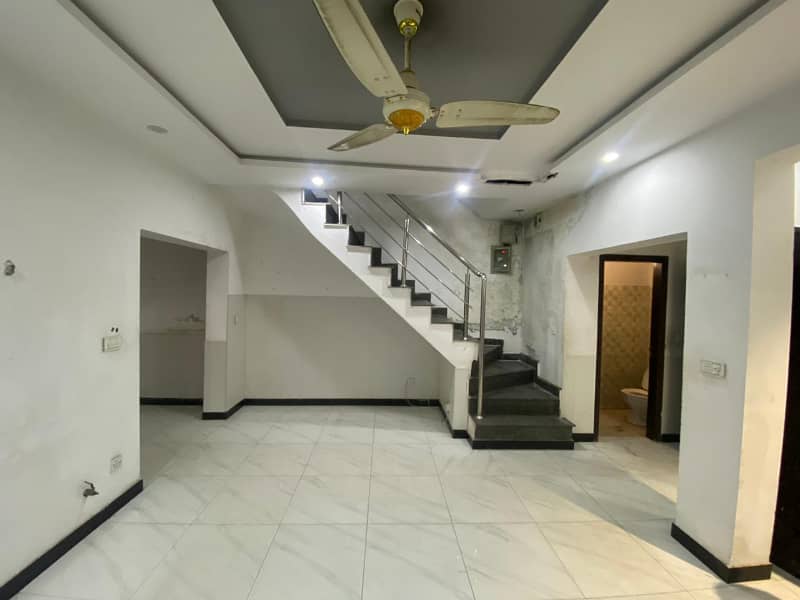 Beautiful Double Story 3 bed 5 Marla Full House For Rent Ali Park Near Bhatta Chowk (Gas Available) 15