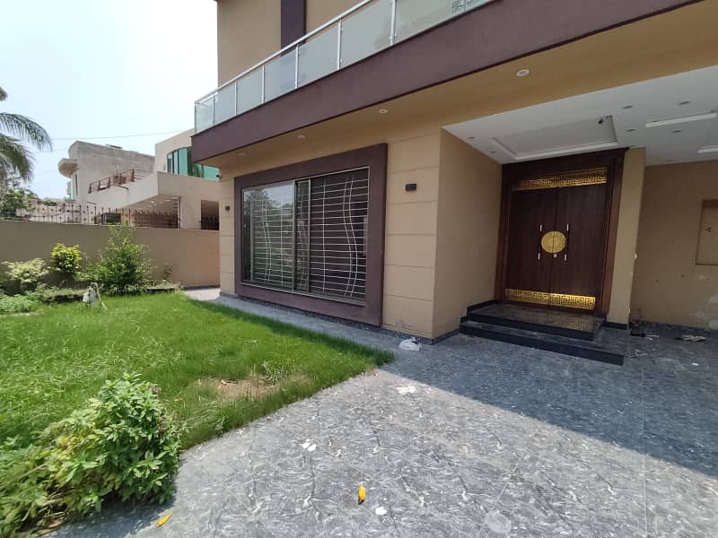 One kanal slightly used house available for rent in DHA phase 03 0