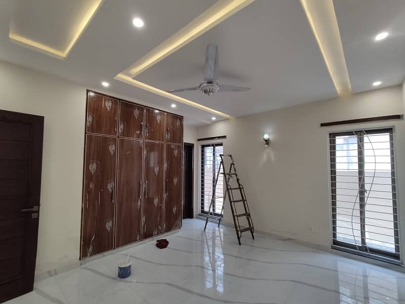 One kanal slightly used house available for rent in DHA phase 03 3