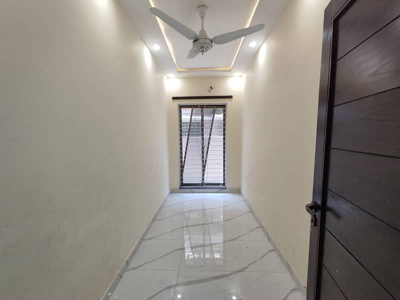 One kanal slightly used house available for rent in DHA phase 03 4