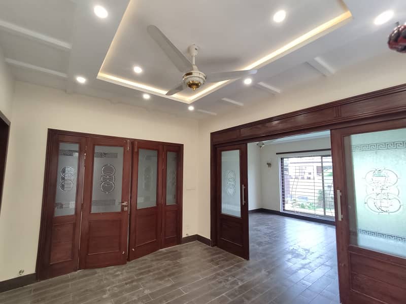 One kanal slightly used house available for rent in DHA phase 03 6