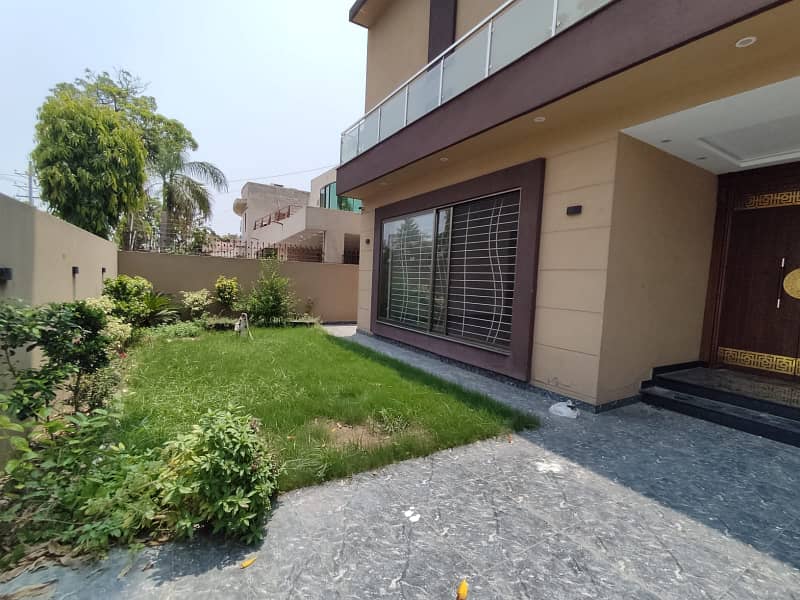 One kanal slightly used house available for rent in DHA phase 03 18