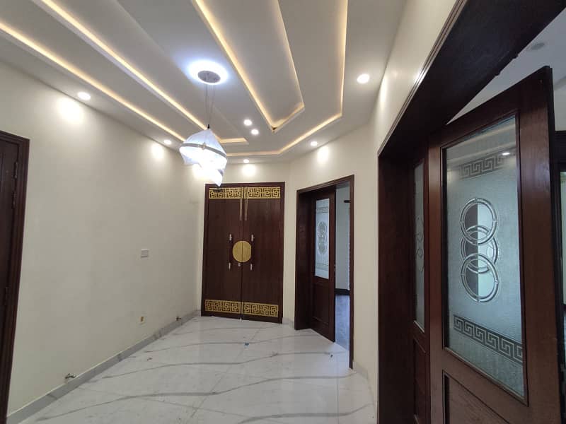 One kanal slightly used house available for rent in DHA phase 03 19