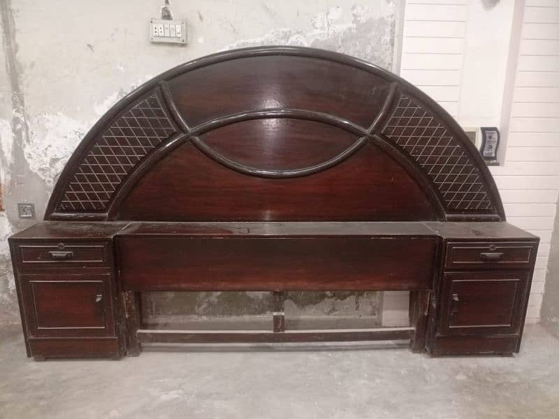 Wooden Bed Good Quality and Prestige Condition 0